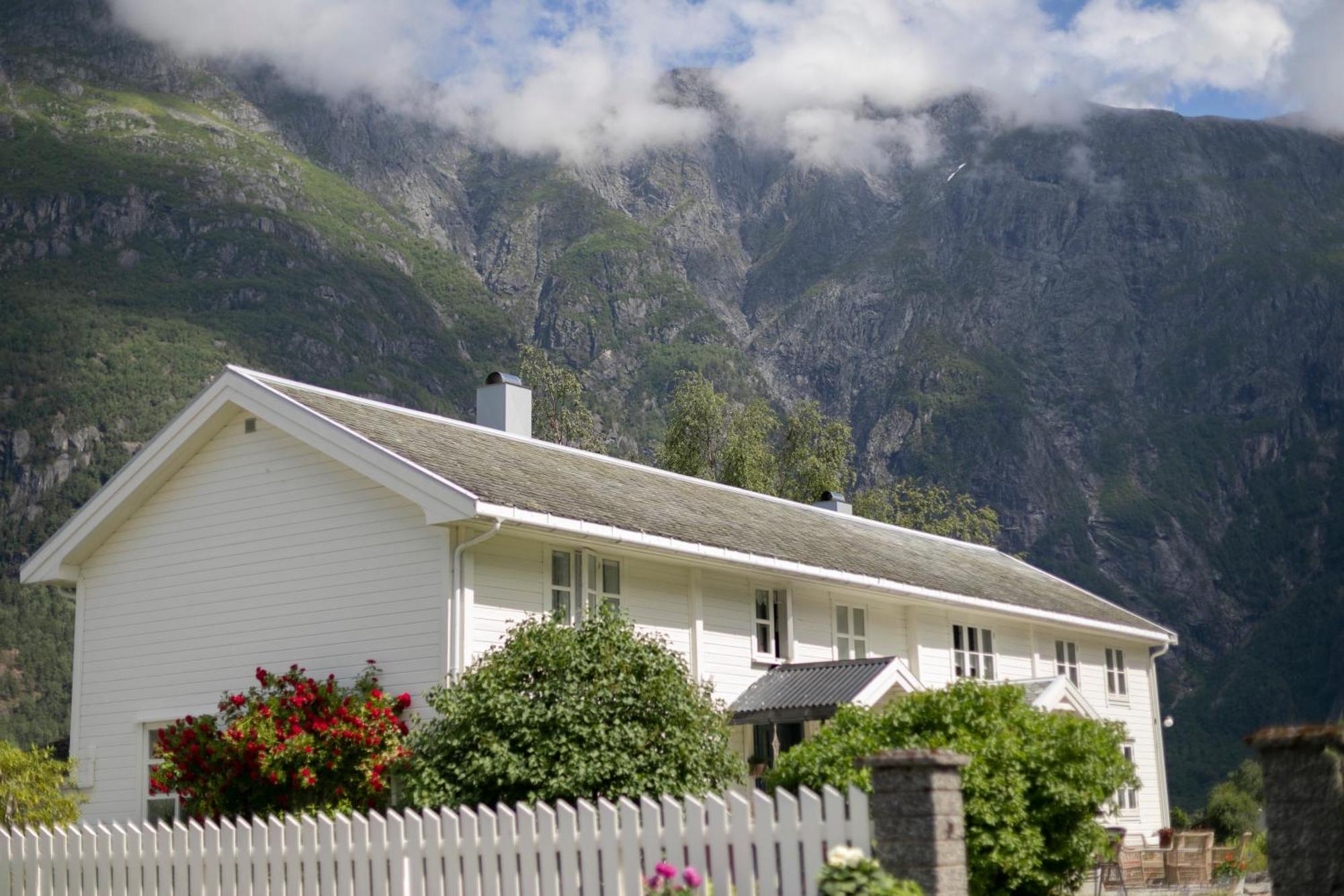 Villa Ostigard 1810 à Åndalsnes Extérieur photo